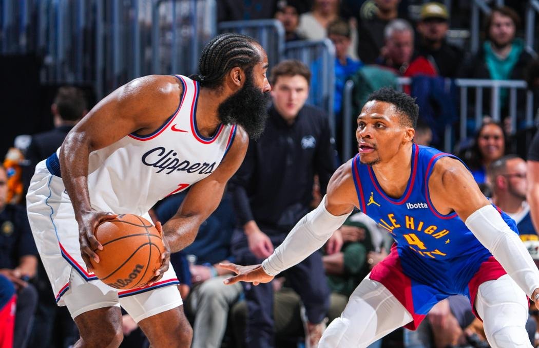 开云体育在线-快船横扫热火B队，库里送出助攻