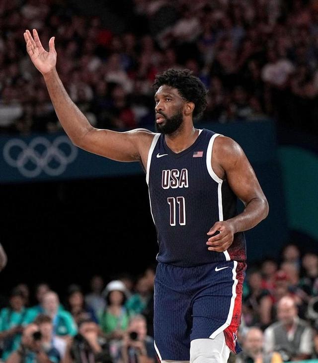 开云体育APP下载-震撼比赛！巨星球员展现实力