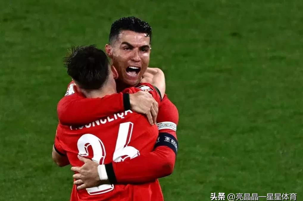 开云体育-力挽狂澜：欧洲足坛巨人再次对决